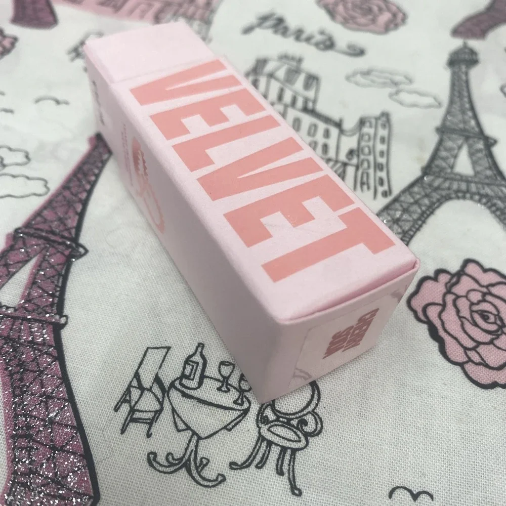 JEFFREE STAR Velvet Trap  Lipstick Shade in Cherry Soda